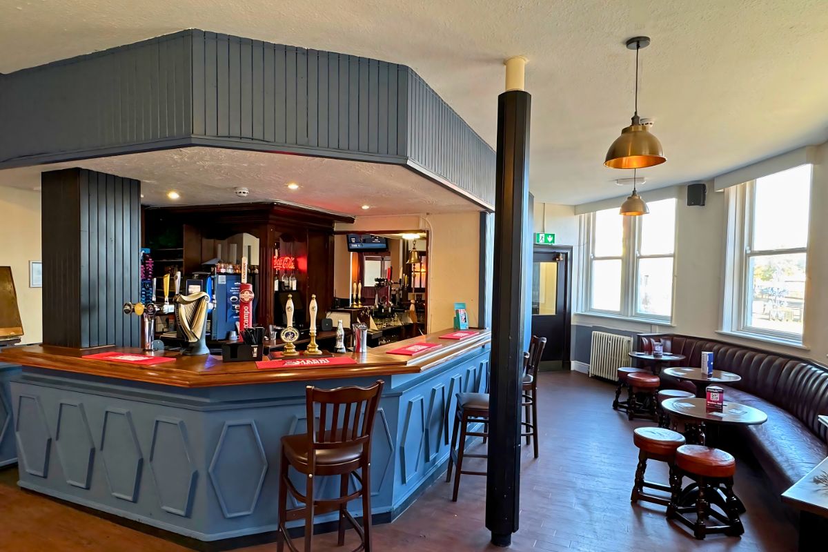 An image of the bar area of The Newmarket Pub used for a blog titled 'onboarding for pubs'.